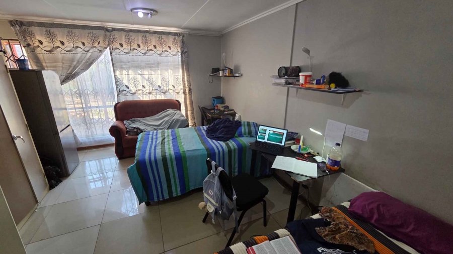 10 Bedroom Property for Sale in Brandwag Free State